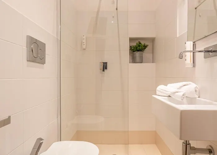 Дом отдыха Vatican St Peter 2 Bedrooms 2 Bathrooms Рим