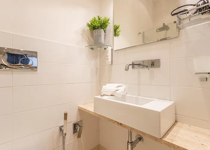 Vatican St Peter 2 Bedrooms 2 Bathrooms Дом отдыха Рим